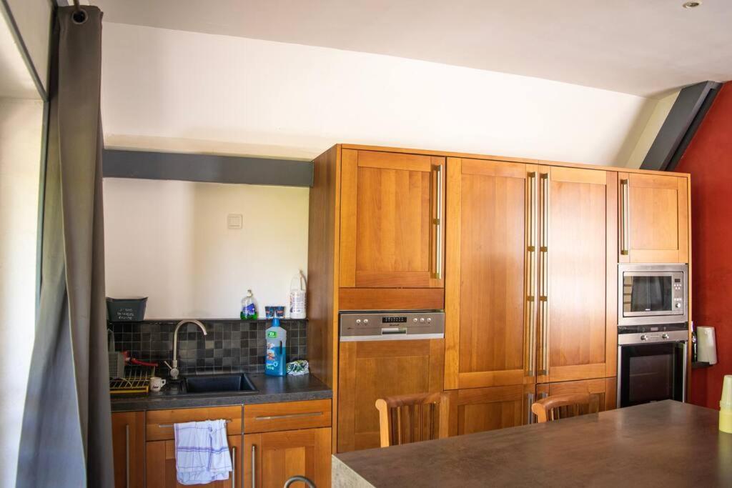 Le Flamboyant Apartment แซ็งต์-จีลส์-เลส์-แบ็งส์ ภายนอก รูปภาพ