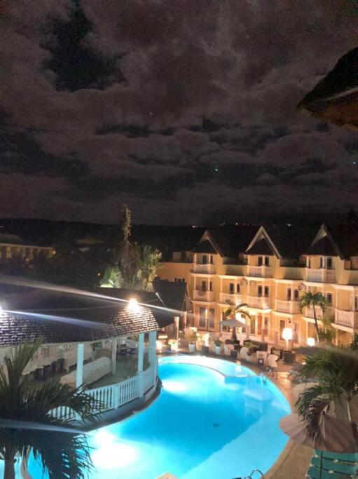 Le Flamboyant Apartment แซ็งต์-จีลส์-เลส์-แบ็งส์ ภายนอก รูปภาพ