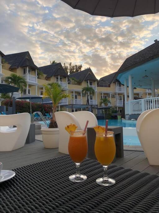 Le Flamboyant Apartment แซ็งต์-จีลส์-เลส์-แบ็งส์ ภายนอก รูปภาพ
