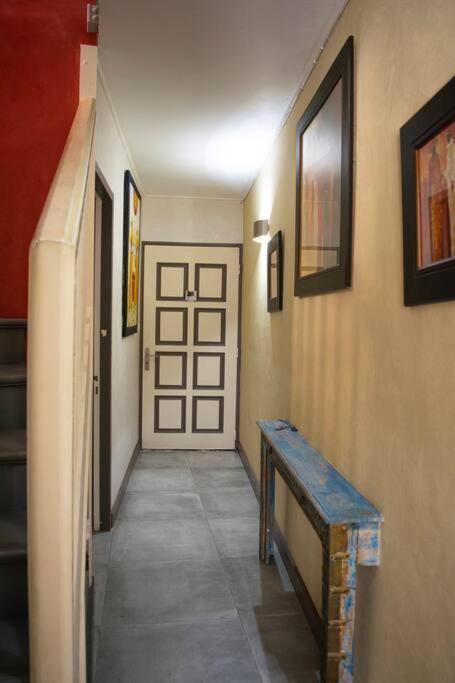 Le Flamboyant Apartment แซ็งต์-จีลส์-เลส์-แบ็งส์ ภายนอก รูปภาพ