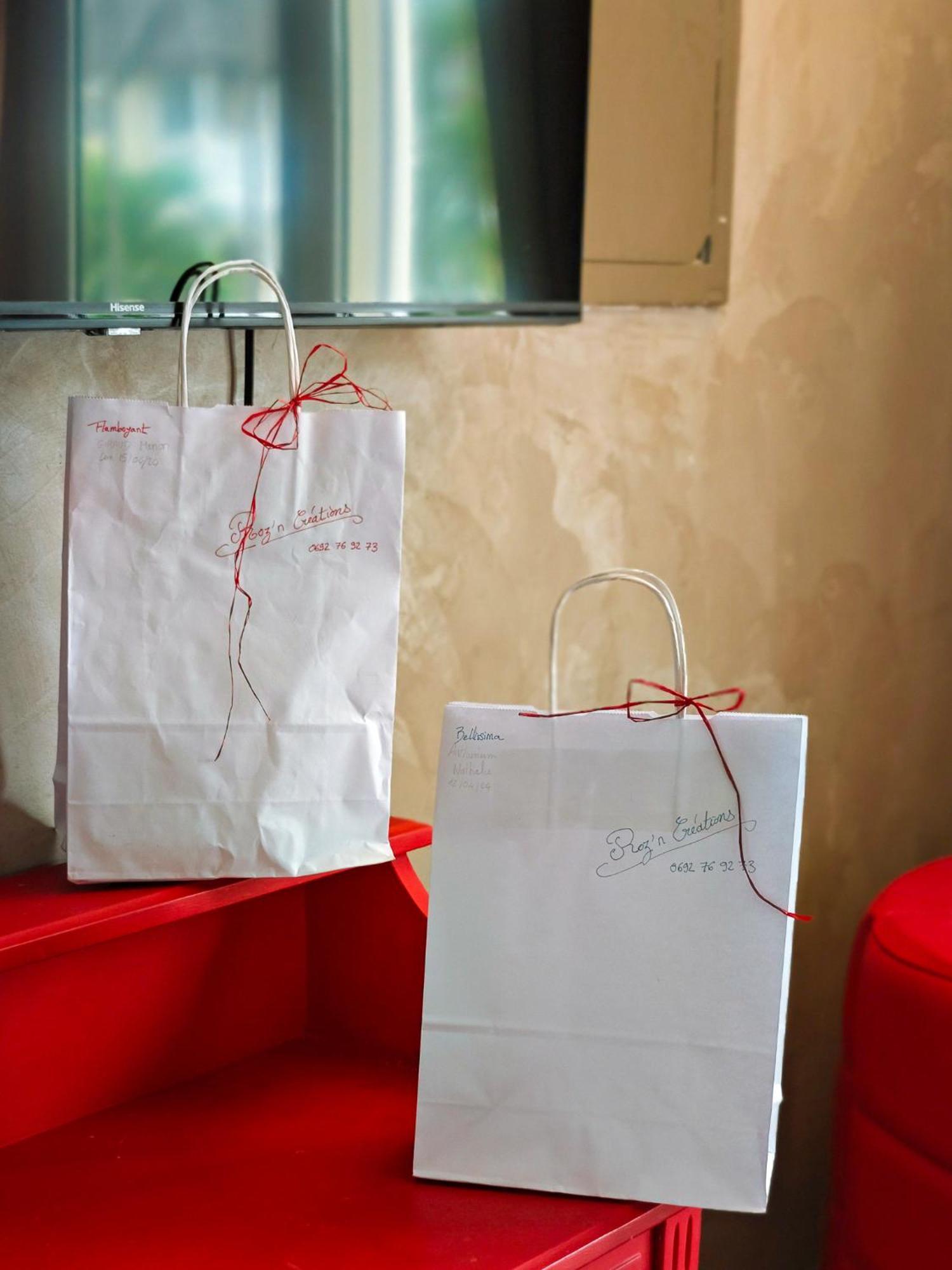 Le Flamboyant Apartment แซ็งต์-จีลส์-เลส์-แบ็งส์ ภายนอก รูปภาพ