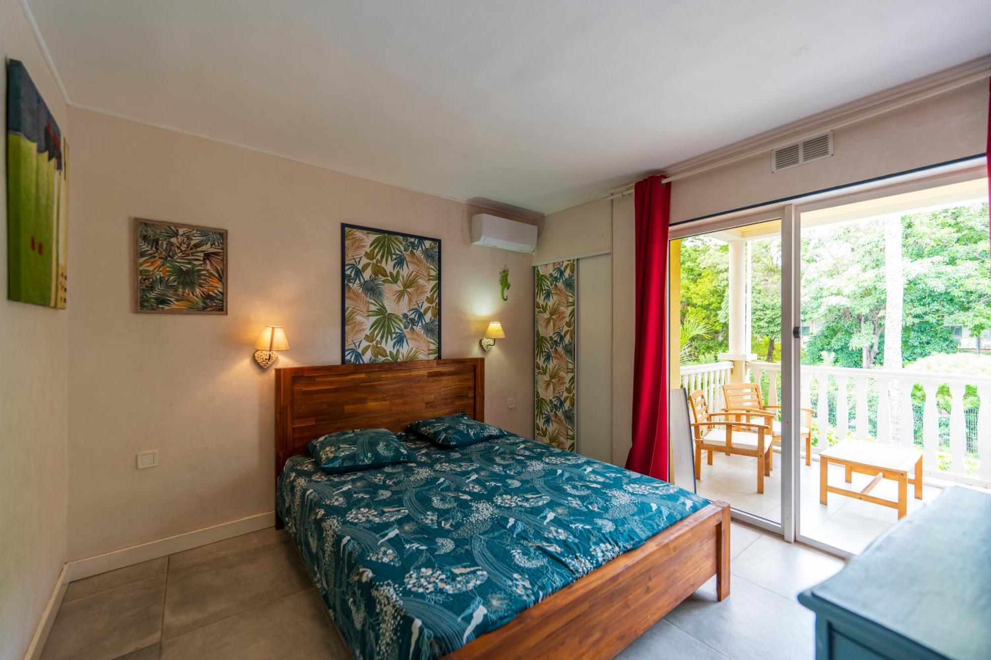 Le Flamboyant Apartment แซ็งต์-จีลส์-เลส์-แบ็งส์ ภายนอก รูปภาพ