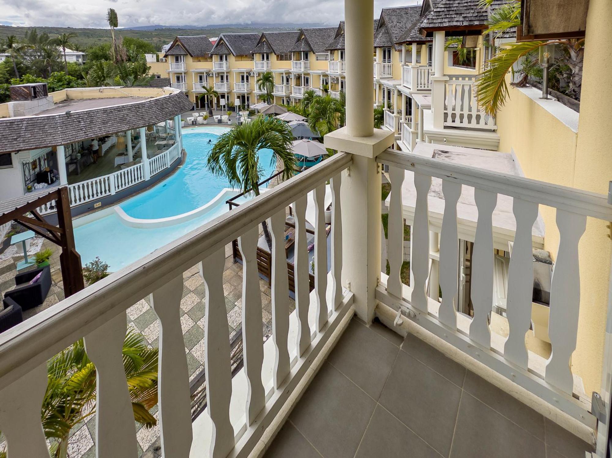 Le Flamboyant Apartment แซ็งต์-จีลส์-เลส์-แบ็งส์ ภายนอก รูปภาพ