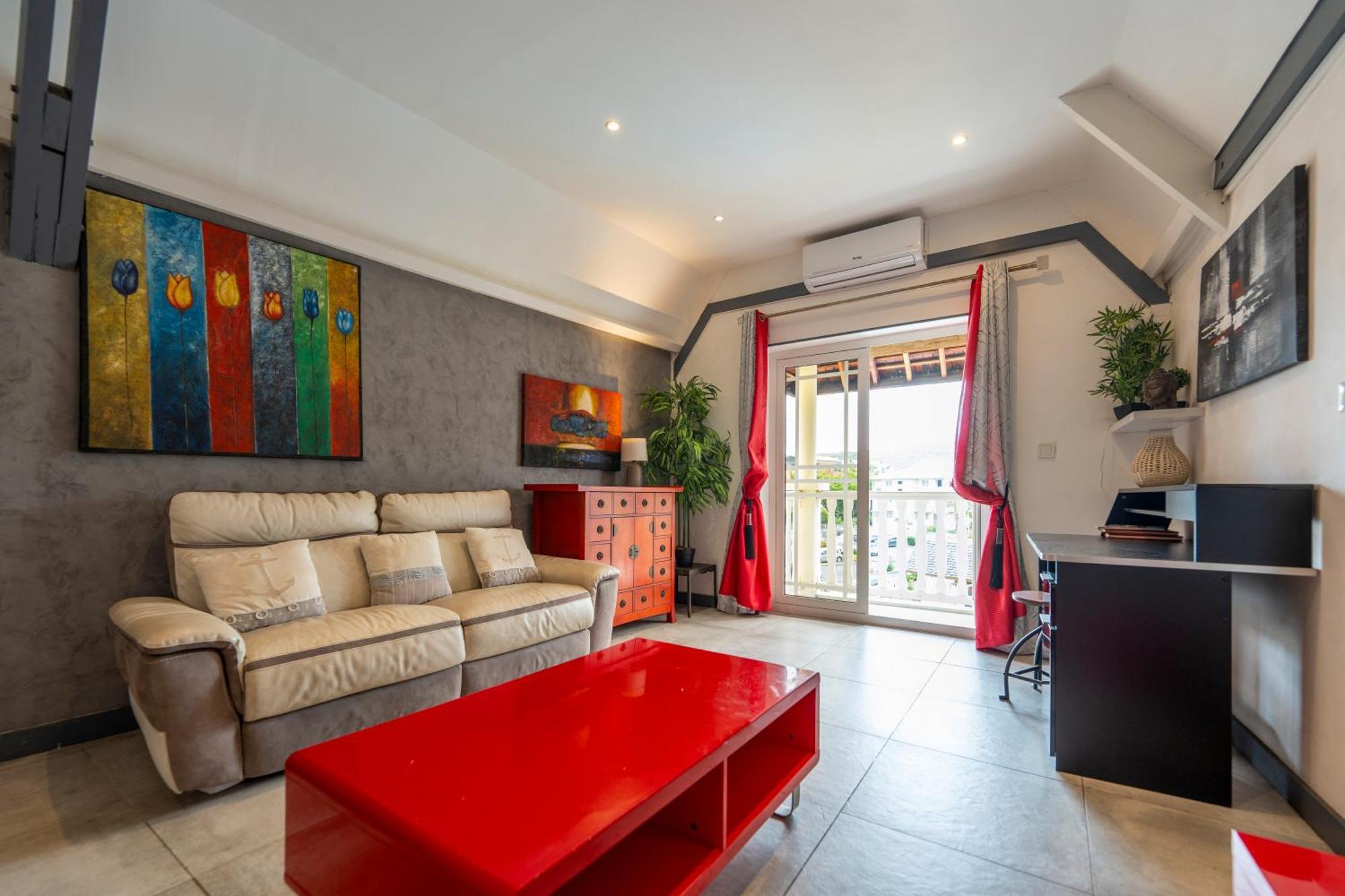 Le Flamboyant Apartment แซ็งต์-จีลส์-เลส์-แบ็งส์ ภายนอก รูปภาพ