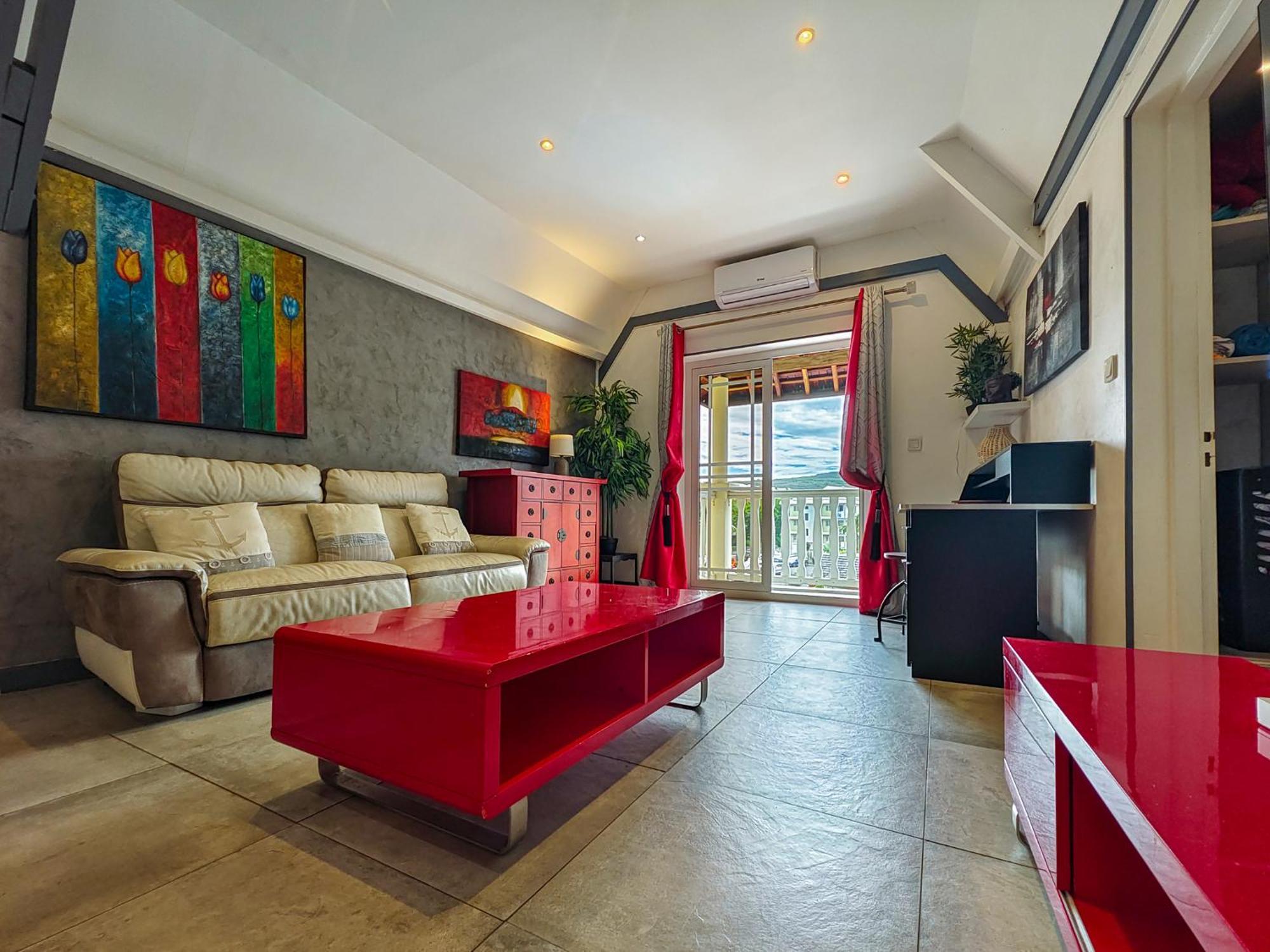 Le Flamboyant Apartment แซ็งต์-จีลส์-เลส์-แบ็งส์ ภายนอก รูปภาพ