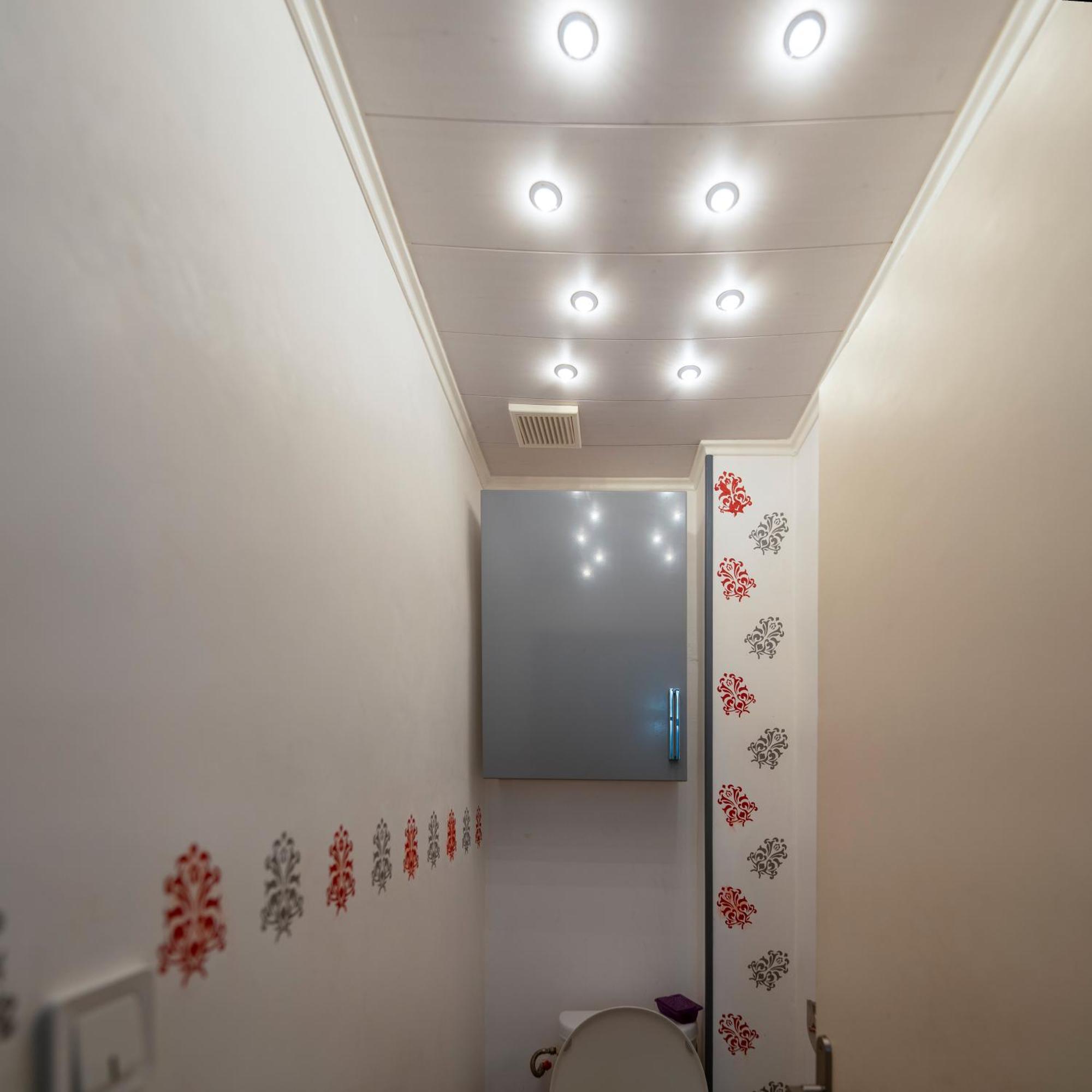 Le Flamboyant Apartment แซ็งต์-จีลส์-เลส์-แบ็งส์ ภายนอก รูปภาพ
