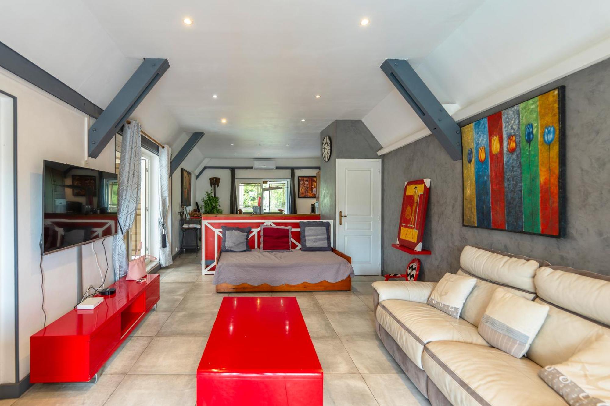 Le Flamboyant Apartment แซ็งต์-จีลส์-เลส์-แบ็งส์ ภายนอก รูปภาพ